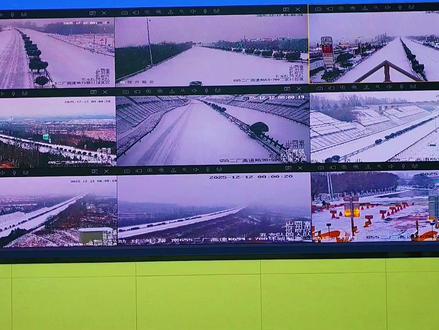 #实时路况 #忻州高速实时路况 【路况汇总】
G55二广高速新原段:因降雪,新广武、代县、大营、崞阳收费站入口封闭。因降雪,去往太原方向的车辆在新广武收费站出口分流;去往大同方向的车辆在崞阳收费站出口分流。
G55二广高速原太段:因降雪,原平、三家村、顿村、忻州、高蒲、大盂、黄寨收费站入口封闭。
G1812沧榆高速忻保段:因降雪,奇村、静乐、芦芽山、黄道川、岢岚、神舟、窑洼、保德收费站入口封闭。去往保德方向的车辆在奇村收费站分流,去往忻州方向的车辆岢岚收费站分流。
G59呼北高速神岢段:因降雪,三井、五寨、虎鼻收费站入口封闭。
S40灵河高速神河段:因降雪,义井、三岔、楼沟、偏头关、河曲收费站入口封闭。
S40灵河高速原神段:因降雪,原平北、神池、宁武收费站入口封闭。