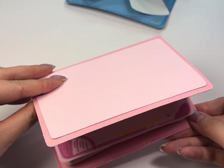 【教程】双卡弹出机关|立体书 这个机关能贴5张照片放在立体书里
也可以贴自推自担小卡做成物料
不会的快艾特朋友来做~
#立体书#机关#教程#物料#手工 @DOU+上热门 @抖音创作小助手