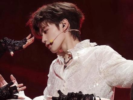 <我想要占据你> 彩排版本直拍 @孙恩盛
还是想发这个版本,因为除了舞台还有温度
#2025抖音直播盛典 #抖音嘉年华盛典 #孙恩盛 #孙恩盛我想要占据你好会跳 #孙恩盛抖音直播盛典路透