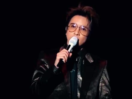 “希望我们每个人都有一个美好而热烈的青春”#薛之谦 #违背的青春