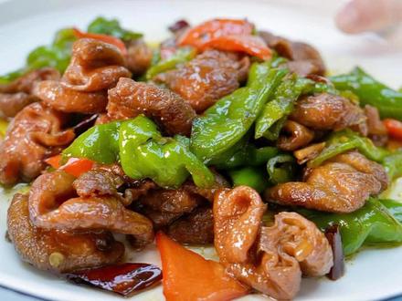 尖椒肥肠-精彩美食 持续更新#美食 #美食教程