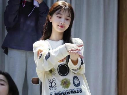 《双轨》空降播出 #娱乐 #虞书欣 #双轨