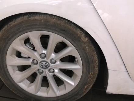 丰田车辆电子手刹应急解除方法,了解一下。有所帮助请给点赞 哈😊#电子手刹#拖车#车辆应急