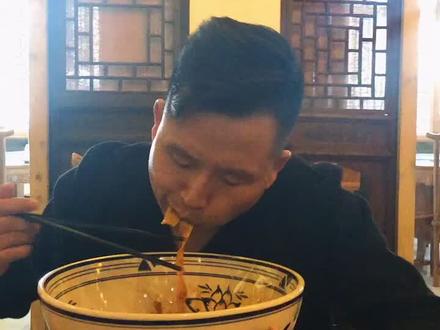 陕西方言——咸叫唅,心情不好叫—-破烦#吃饭也可以好嗨哟