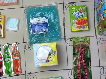 大转盘里面的乌龟糖,吃起来怎么这么硬#糖果玩具 #糖果 #零食推荐 #辣条 #吃货