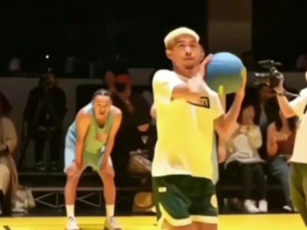 三分绝杀,还与白晶惺惺相惜,yukke也是日本的恶鼠!#yukke #路人王队vs东京明星队二番战