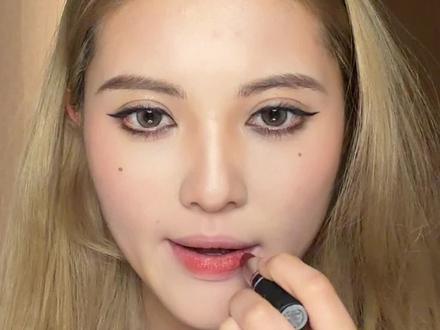 无痛get饱满肉肉唇!唇妆也很重要哦❗️速速码住 #化妆技巧 #唇线教程#桃又野#唇线笔#桃又野唇线笔