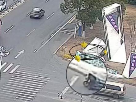 警方秒变“推车侠”护送八旬迷路老人安全到家 #平安守护 #我在岗位上 #新闻 #热点 #安全第一