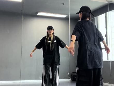 有点太帅了!#前田陆进行曲舞蹈挑战 #前田陆 #nctwish #poppop #抖音潮流舞蹈地图