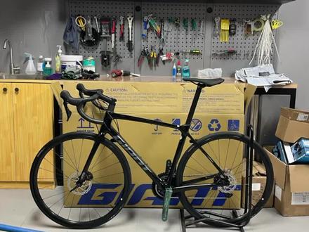 TCR ADV 2Disc SE
全炭车架(裸车8.2kg)
喜玛诺105大套 油碟22速
铝合金PR2轮组自带真空胎
捷安特单边功率计
整车台湾:15800
仅此一台M码,全款预定!#双轮驱动bike #公路车 #捷安特TCR