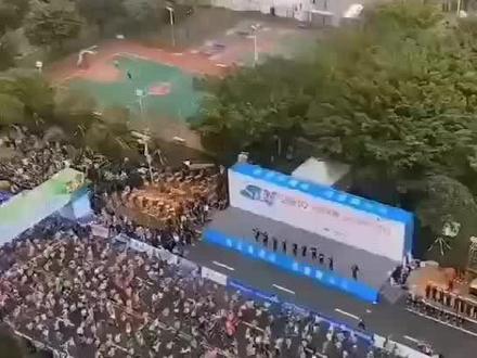 期待2023年汕头马拉松年底开启 (视频为2019年中国交建•汕头国际马拉松🐴) 场面壮观#马拉松 #跑步 #2023加油