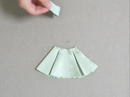 只要1分钟就能学会,这条好看的工字褶裙 #记录真实生活准备一块长方形面料,只要6步就能做出这条好看的工字褶裙#古法裁剪 #手工制作 #百褶裙 #服装设计