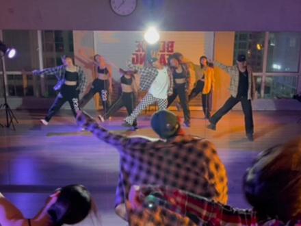 轻松愉快的#dancehall 齐舞可以怎样呈现?还在为晚会/年会/比赛编排发愁?速来get这份齐舞队形编排技巧#齐舞#干货分享#odp编舞#队形编排@DOU+小助手