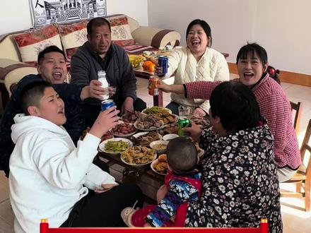 今天就是除夕了,敏敏带领大家看一下在山东农村是如何过大年的!#农村生活 #农村美食#今日除夕#新年快乐 #幸福的小孙