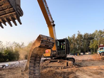 这些徒弟太不让人省心了#学挖机 #挖机小姐姐田田