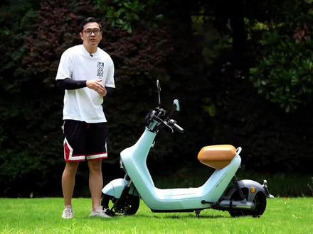 这才是电动车的发展趋势,科技智能!#科技改变生活 #哈啰电动车