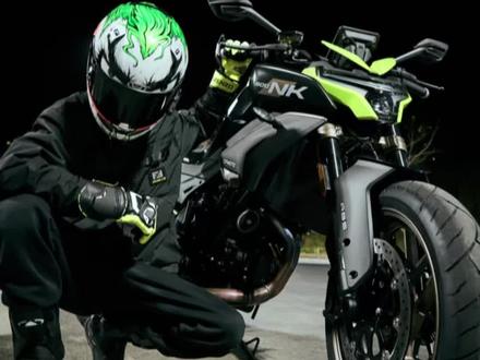 “我就说:要是骑800NK你会摔?”
#800NK #800MT #羊菊花