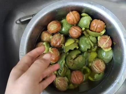 青核桃去皮小妙招,有更好的方法,欢迎评论留言😜#妙招