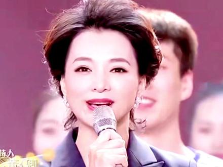 任他八面来风,我自岿然不动,世界纷扰杂乱,卿城永远都在#董卿 #我要上热门 @DOU+小助手 @DOU+上热门