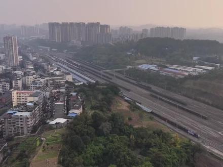 这座车站曾是成渝地区的心脏,如今为何仅剩两对小慢车和少量货列还在运营?#铁路 #火车 #抖音精选app