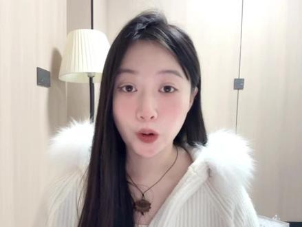 音乐面试不过的原因就这三点‼️赶紧自查
✅ 音乐面试总被刷?我分析了100个失败案例,发现都栽在这3个坑里!
🎵 你是否也曾在面试后一脸懵:明明流程都对,为什么还是没过?
其实,不是你不努力,而是不小心踩中了这3个隐形雷区!
——————————————
❌ 雷区一:环节生硬,缺乏衔接
❓ 你是不是也总说:“好,现在我们……”
从导入到新授,每个环节都像硬切镜头,毫无过渡美感
✅ 高分课堂的环节是“流淌”出来的
学会用自然的引导语串联课堂,让教学节奏如音乐般流畅
——————————————
❌ 雷区二:没有互动,自说自话
🗣️ 全程对着空气讲课,自顾自唱完一首歌……
这叫“无效互动”,考官根本看不到学生!
✅ 设计真实、具体、有反馈的师生互动
让你的课堂“活”起来,让考官“看”到学生反应
——————————————
❌ 雷区三:缺乏灵魂,模板奴隶
📄 从导入到小结全是背模板,没有一点自己的理解
一天几十个人试讲,考官凭什么记住你?
✅ 打造属于你的“记忆点”
才是让你脱颖而出的关键
——————————————
💡 把这3条“避坑原则”收好:
1️⃣ 用清晰的逻辑线贯穿课堂
2️⃣ 用真实的互动感激活氛围
3️⃣ 用独特的记忆点征服考官
每次写教案前问自己:
逻辑顺了吗?互动真了吗?亮点有了吗?
如果担心自己还在坑边徘徊…
关注我,带你一路绿灯✨