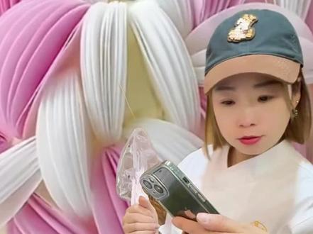 爆火的威化纸蛋糕你知道怎么做吗?#烘焙日常vlog #创作者中心 #创作灵感 #蛋糕#裱花@DOU+小助手