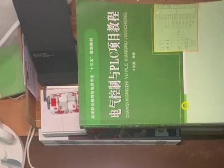 尼康F3 手动胶片单反相机之王。
保时捷法拉利设计师操刀带来一条贯穿世纪的红线。
1980年于2002年停产,共生产22年,是尼康生产时间最长的相机。
全铜机身、上过太空、拍过奥运,还有什么理由不买它。
#尼康 #摄影器材 #取景器里的世界 @DOU+小助手