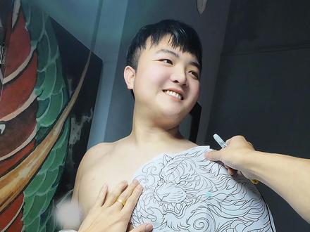 玄虎半甲第一回合|带你体验纹身师第一视角 #第一视角 #工作日常记录 #真实生活分享计划 #景德镇仙浪 #半甲