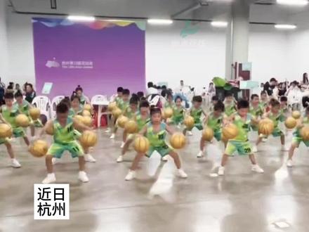 年初十开始训练,平均6岁,丽水萌娃即将站上亚运开幕式舞台,幼儿园园长:他们都很努力 从不叫苦叫累。#孩子们棒棒哒 #优秀的孩子需要从小培养 #亚运会 #少儿篮球 #篮球# 丽水2023十方面民生实事