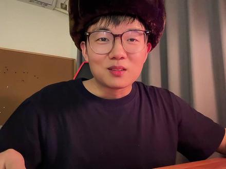 美国街头发现赊刀人,在美国的网红硬核扶贫,给流浪汉发西瓜刀