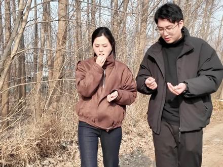 洋气的不行,在村里还找垃圾桶! #山东女孩 #反差 #山东话 #山东话极致性缩力 #当过年回家说普通话