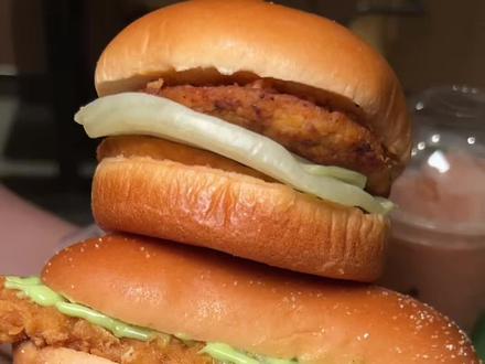 麦当劳上新了泰式美味大堡口福随心配4+2 - #麦麦相传分享不断
- #麦当劳大堡口福
- #麦当劳泰能打打抛猪猪堡
- #麦当劳泰会浪大鸡排堡
- #大堡口福随心配