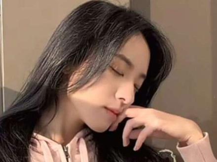 #ai @林思彤7 @林亿韩7 姐姐这个ai我是真不习惯了,姐姐你怎么了遇到什么事了吗?姐姐又不开心了吗?姐姐你要开心快乐的去面对更好的,这个ai我真快被整急了,姐姐天天开心啊家里遇到什么事了?姐姐不要怕我们担心大胆说出来就好说出来要会更好一些啊,如果你真的遇到了什么是真的要说出来啊不要自己一个人憋着,这个ai不再是以前的ai了,就改回来吧真的很不习惯啊