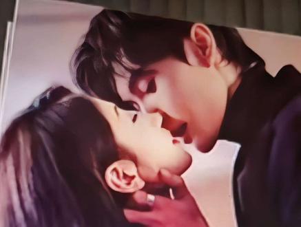 雪落时逢你 姐妹们组团去少志导演公司要签名照和花絮照吧#王格格 #王译磊 #因为一个片段看了整部剧 #短剧推荐 #上热门