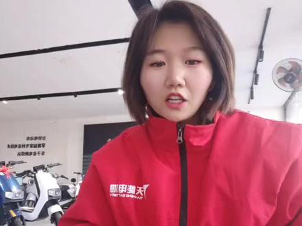 近期郑州很多品牌的电动车部分出现后轮抱死问题
很可能是电动车电机涉水造成,尤其是今年郑州7.20暴雨后许多电动车被水浸泡,虽然平常仍可骑行,但是近些天的低温天气会导致电机内的残留液态水迅速结冰,从而导致电机抱死无法骑行。
建议尽快骑行至附近门店检修(放水、打磨除锈),否则会在低温环境下再次结冰导致无法骑行。