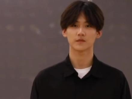 周柯宇真的值得被爱。#周柯宇 @INTO1-周柯宇 非常感谢大哥把弟弟照顾的那么好。@DOU+上热门 @DOU+小助手 @抖音小助手