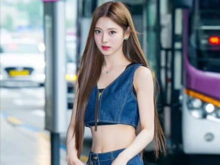 Anna田中杏奈的的穿搭是美貌最大化还是穿搭加持? Anna田中杏奈的时尚穿搭既有美貌加持还是穿搭助力呢?本期穿搭跟我一起解锁她的穿搭逻辑✨
#田中杏奈 #anna田中杏奈 #meovv #爱豆穿搭
#时尚穿搭