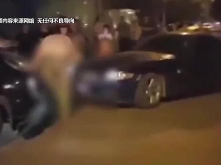 卡宴男挑衅宝马女,三秒后双腿被撞,交警女司机属于正当防卫无责#历史#社会#社会百态#真人真事#真实事件#宝马