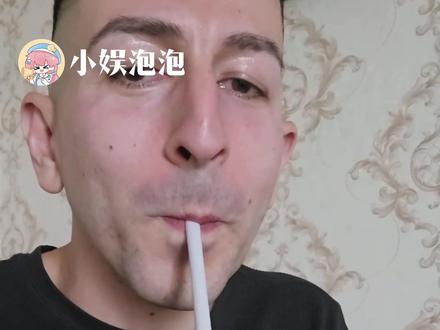 碳水哥:不知道,反正芝麻酱用来当饮料喝很曼妙 #碳水哥 #芝麻酱 #美食 #万万没想到 #震惊