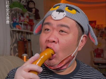 东北香肠测评来咯,口味各有各的特点 在沈阳的菜市看到了本地人排队的香肠
出于好奇就带了一些回来尝一下味道怎么样
无广测评,放心观看
今天你也得好好吃饭啊#烤肠 #香肠 #沈阳 #我的美食日记 #美食