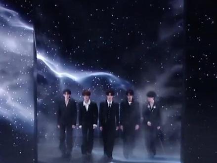 不知道,一到晚会的乐子就很曼妙#搞笑 #乐子 #晚会 #top登陆少年