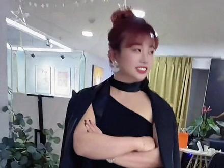 夏天不想晒黑、晒老、长晒斑?这支防晒霜闭眼入、质地水润好推开、成膜快、日常通勤、户外运动一支搞定、性价比直接拉满#防晒霜 #好物推荐 #上热门 #护肤 #防晒