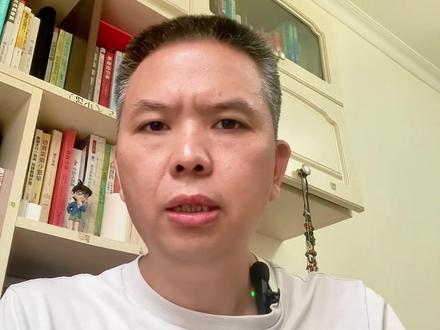 《老舅》给所有中年人的恐怖片 一个哈工大毕业的高材生,妥妥的学霸,最终却落个负债卖房、妻子车祸身亡。你敢相信这是一部喜剧吗? #电视剧老舅 #电视剧老舅舅妈出车祸 #人到中年 #财富思维 #中年人的崩溃