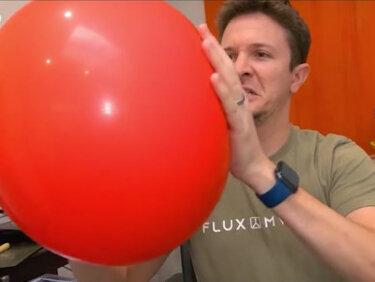 35年前,美国一场放飞150万只气球带来的梦魇,间接导致2条人命 #科普#吉尼斯世界纪录#放飞150万只气球