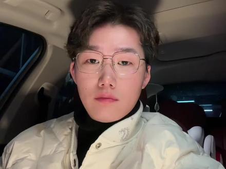 4750压制重点关注,这里将会成为金价的一个跳板。如果突破就不得了。同时,白银也是在95美元附近震荡。一直再想去靠一下100关口。#黄金 #金价 #高鑫屈