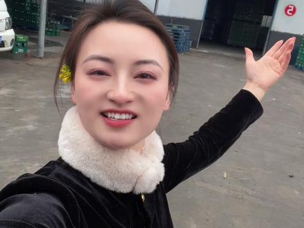 腊月回家归心似箭
正月离家泪流满面
身上若无千斤重担
谁愿漂泊去赌明天