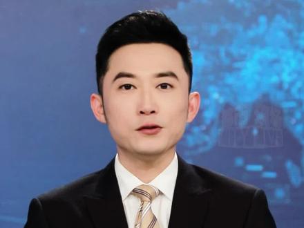 辽宁海城一名11岁男孩,被曝在西关小学附近独自摆摊卖烤肠,只为照顾患脑梗的父亲 #辽宁一男孩摆摊照顾脑梗父亲 #小小肩膀扛起重担