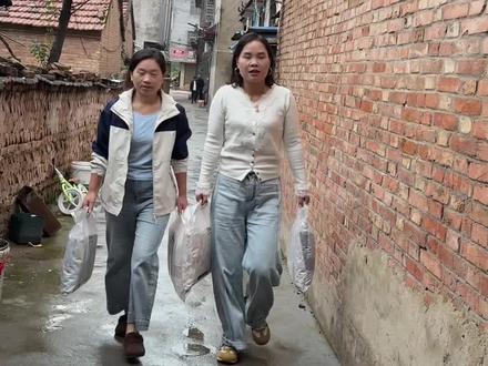 天气转凉了,今天给婆婆安排一套四件套,婆婆又感动的不得了