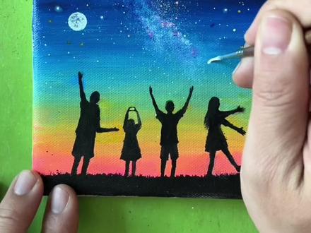 手绘 星空下的一家四口 愿我们心中有爱,眼里有光,
岁岁年年,平安相伴…
#抖音年味艺术图鉴 #全家福手绘挑战