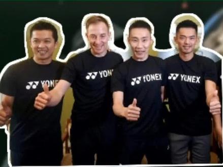 你们最喜欢哪支老球拍呢 #羽毛球 #运动 @抖音小助手